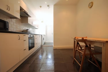 6 bed house, St Georges Terrace, Jesmond, Newcastle, NE22DN - Image 2